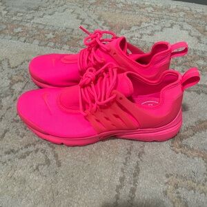 Nike Presto Size 8 worn once hot pink